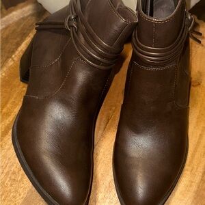 Wonderly Dark Brown Ankle Booties